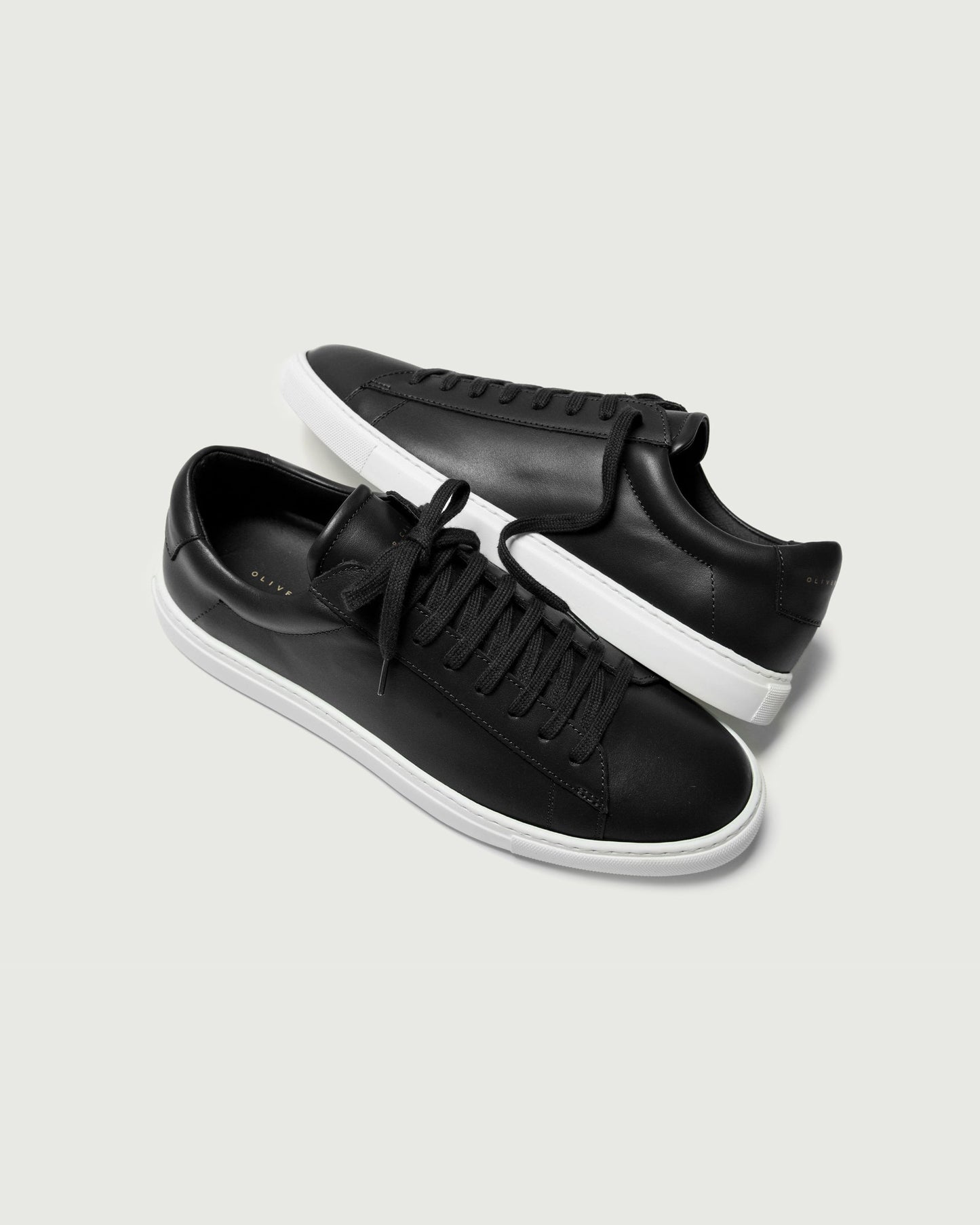 Low 1 | Black (EE Wide)